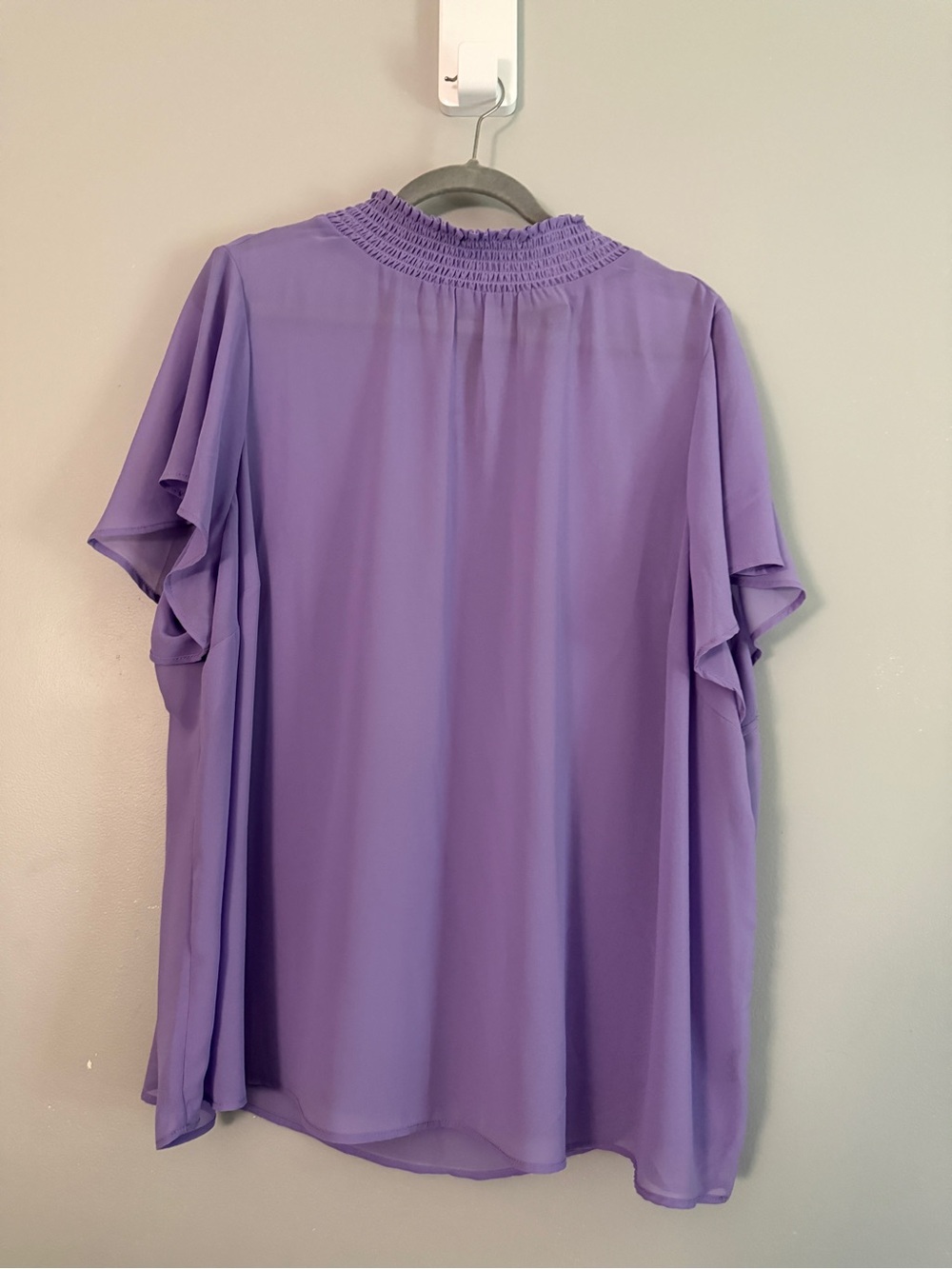 Torrid Sz 3 NWOT Purple Smocked Neck Flutter Sleeve Women's Top